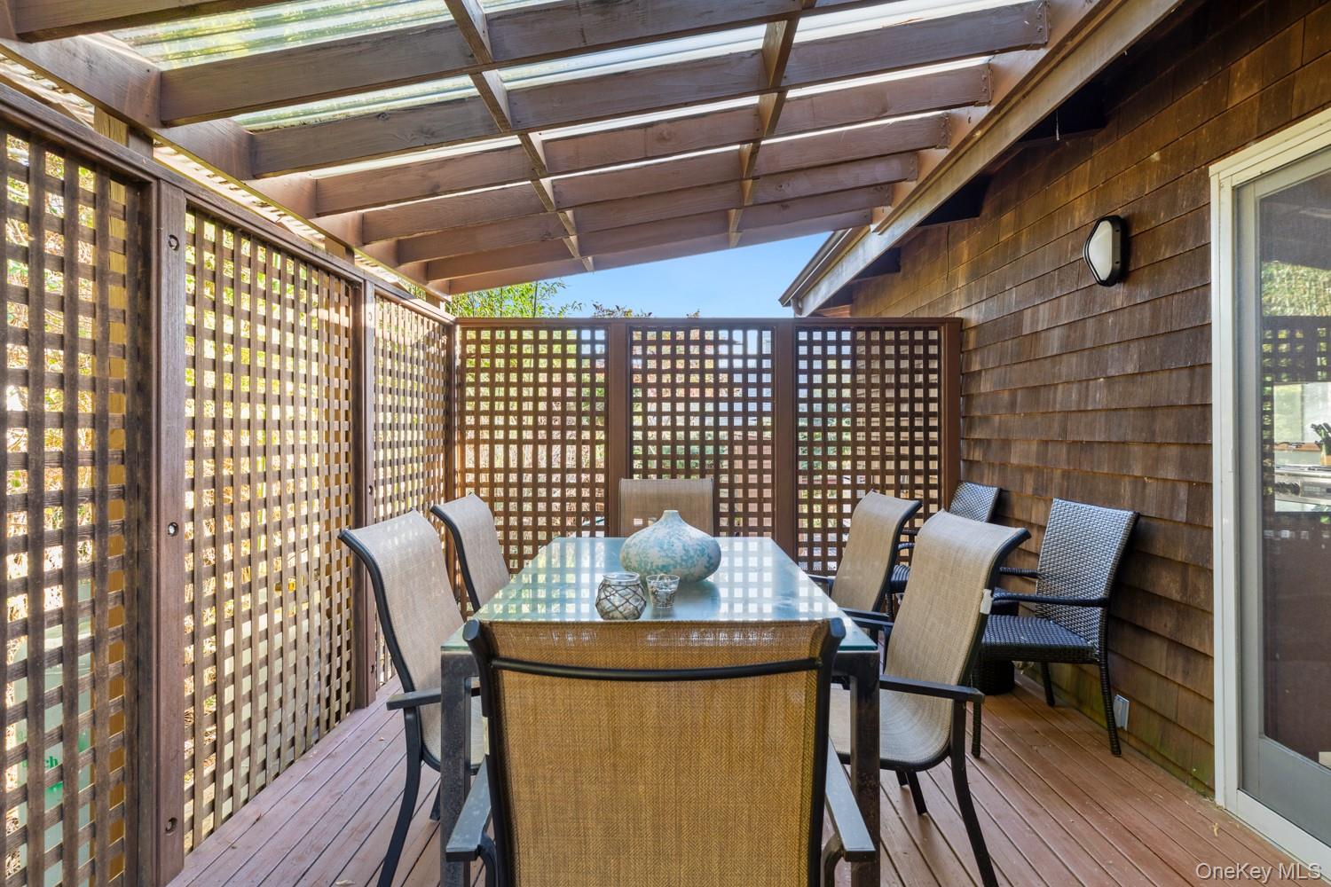 #6 photo, 19 Crescent Avenue, サフォーク郡 Seaview , NY 11770