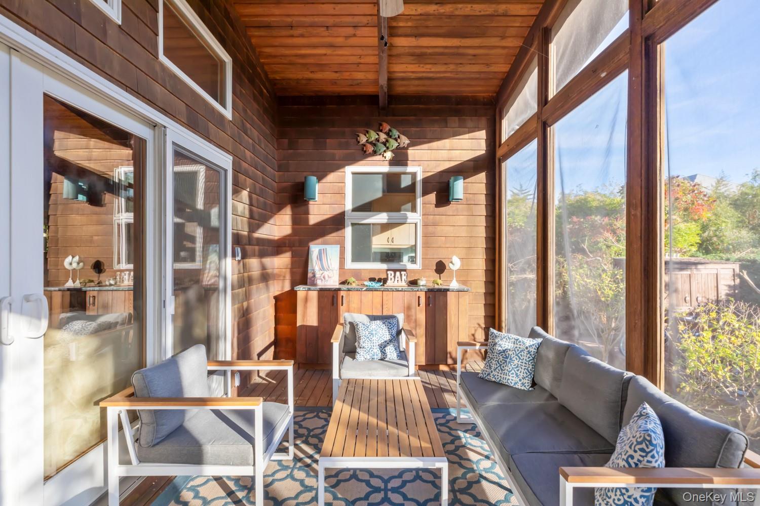 #8 photo, 19 Crescent Avenue, サフォーク郡 Seaview , NY 11770