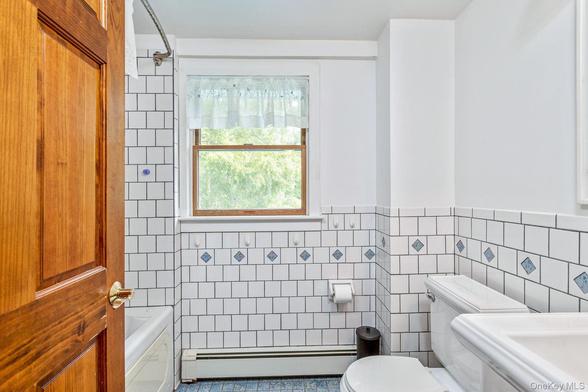 #19 photo, 127 North Street, サフォーク郡 Manorville , NY 11949