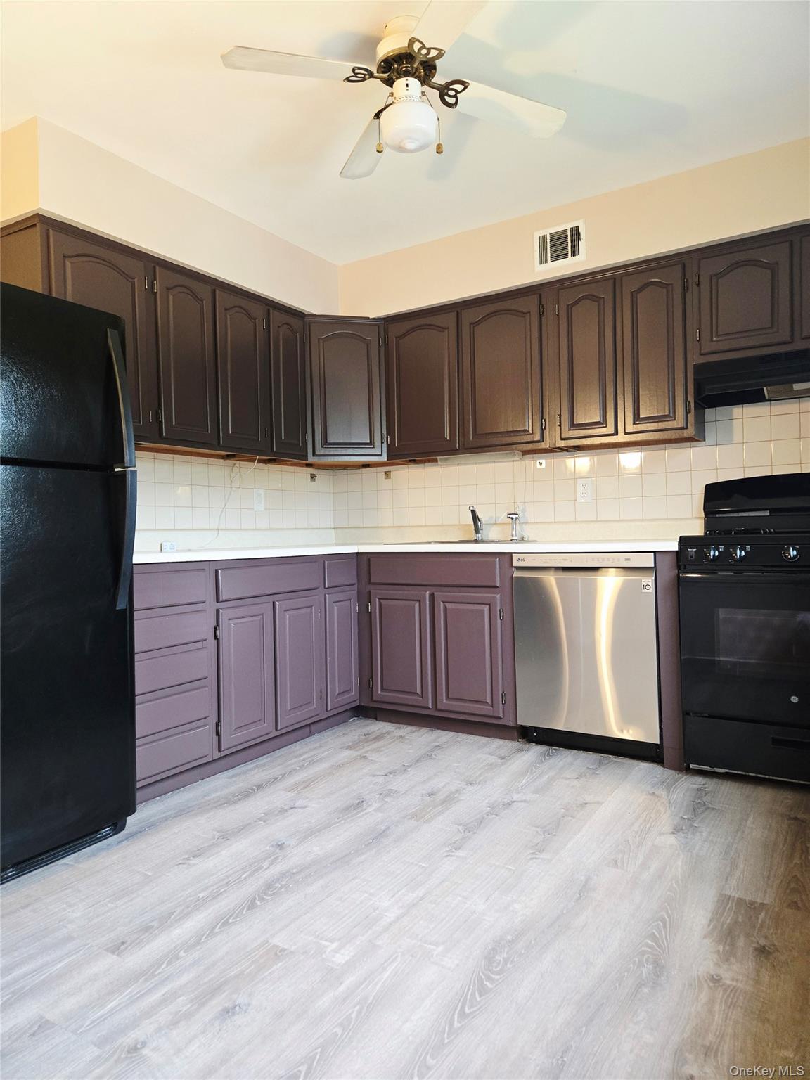 #8 photo, 198 Pointe Circle North, サフォーク郡 Coram , NY 11727