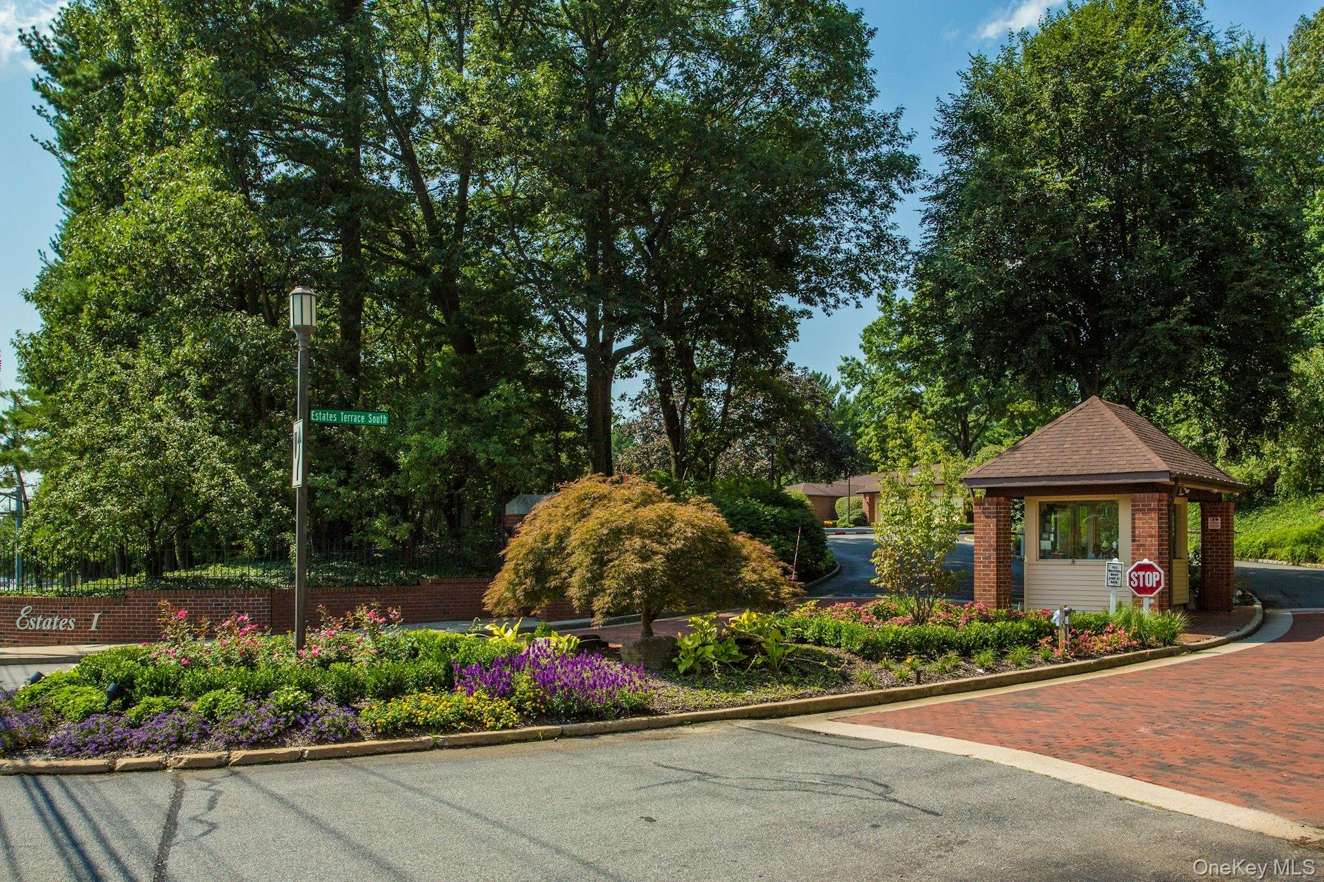 #1 photo, 211 Hornbill Drive, ナッソー郡 Manhasset , NY 11030