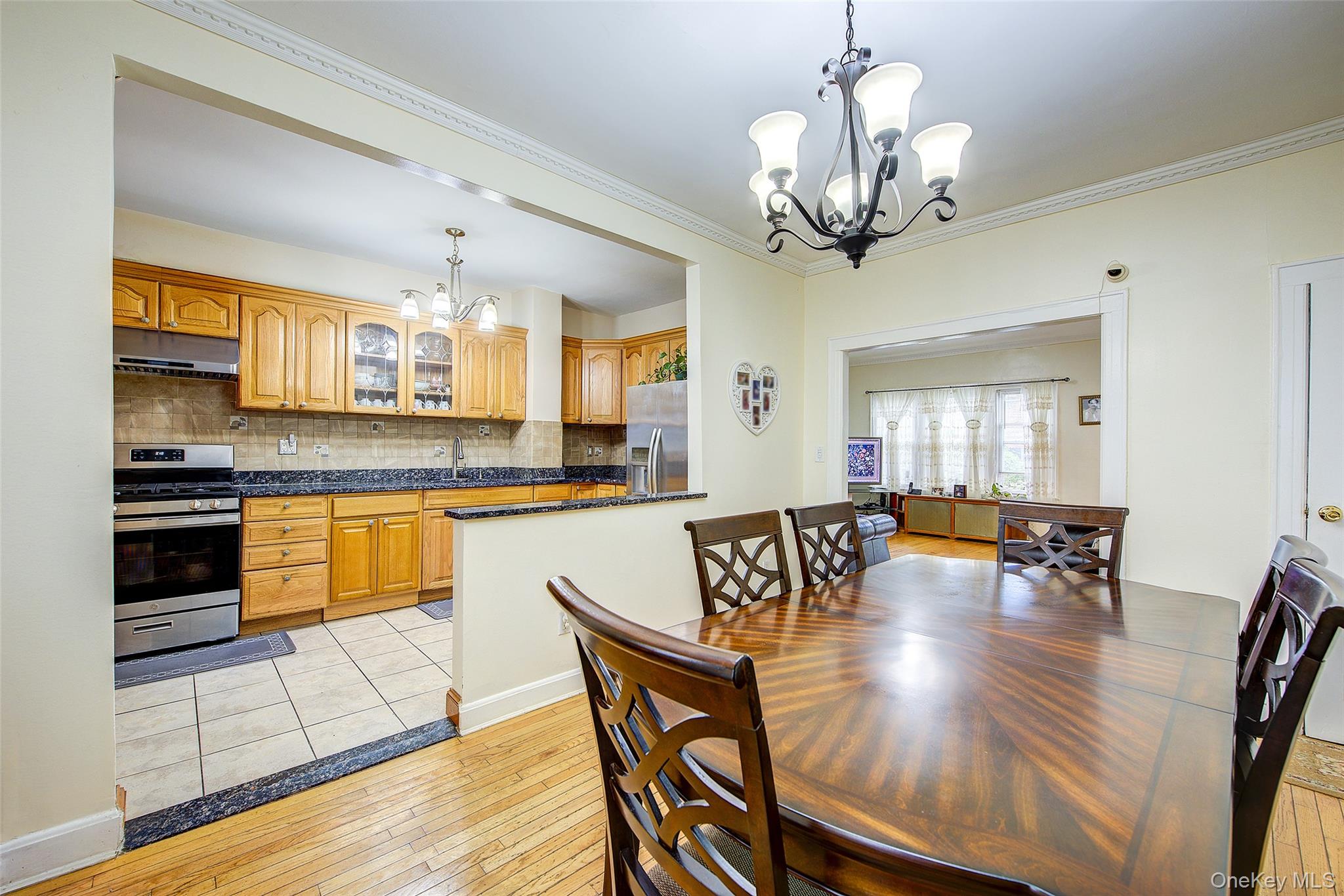 #14 photo, 161-10 84th Road, Jamaica Hills , NY 11432