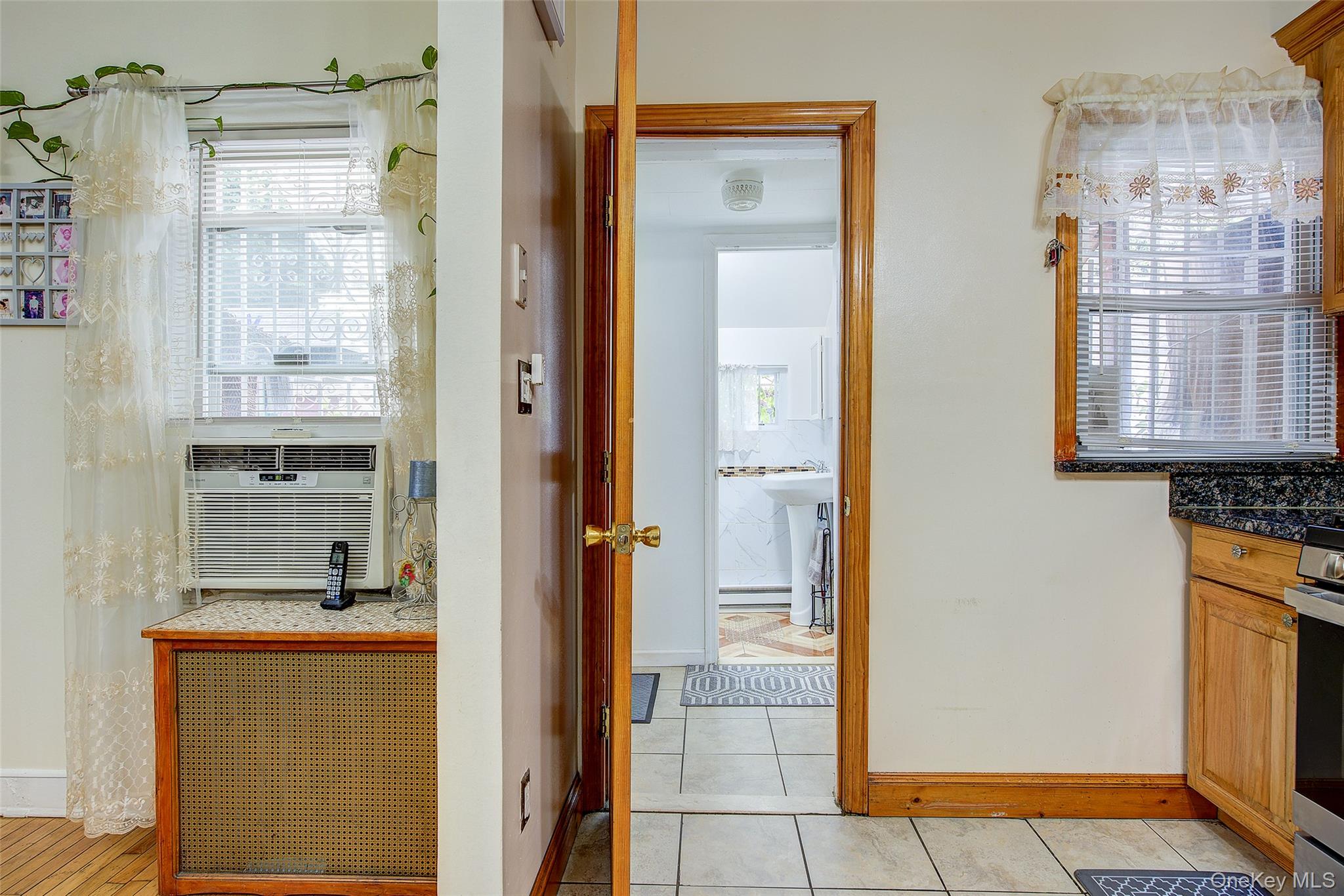 #19 photo, 161-10 84th Road, Jamaica Hills , NY 11432