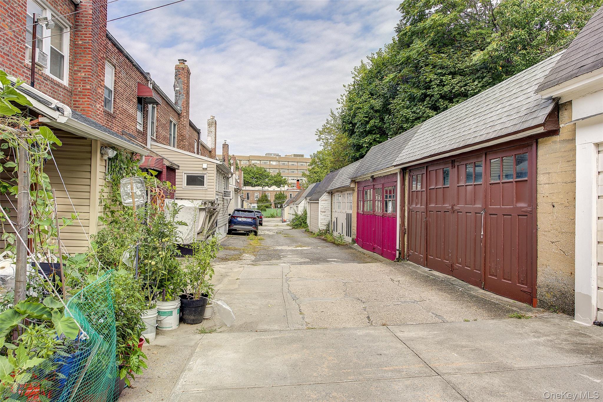 #4 photo, 161-10 84th Road, Jamaica Hills , NY 11432