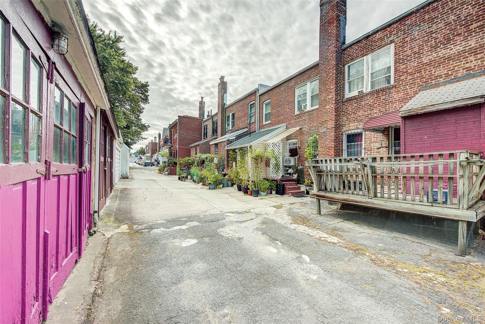 #5 photo, 161-10 84th Road, Jamaica Hills , NY 11432