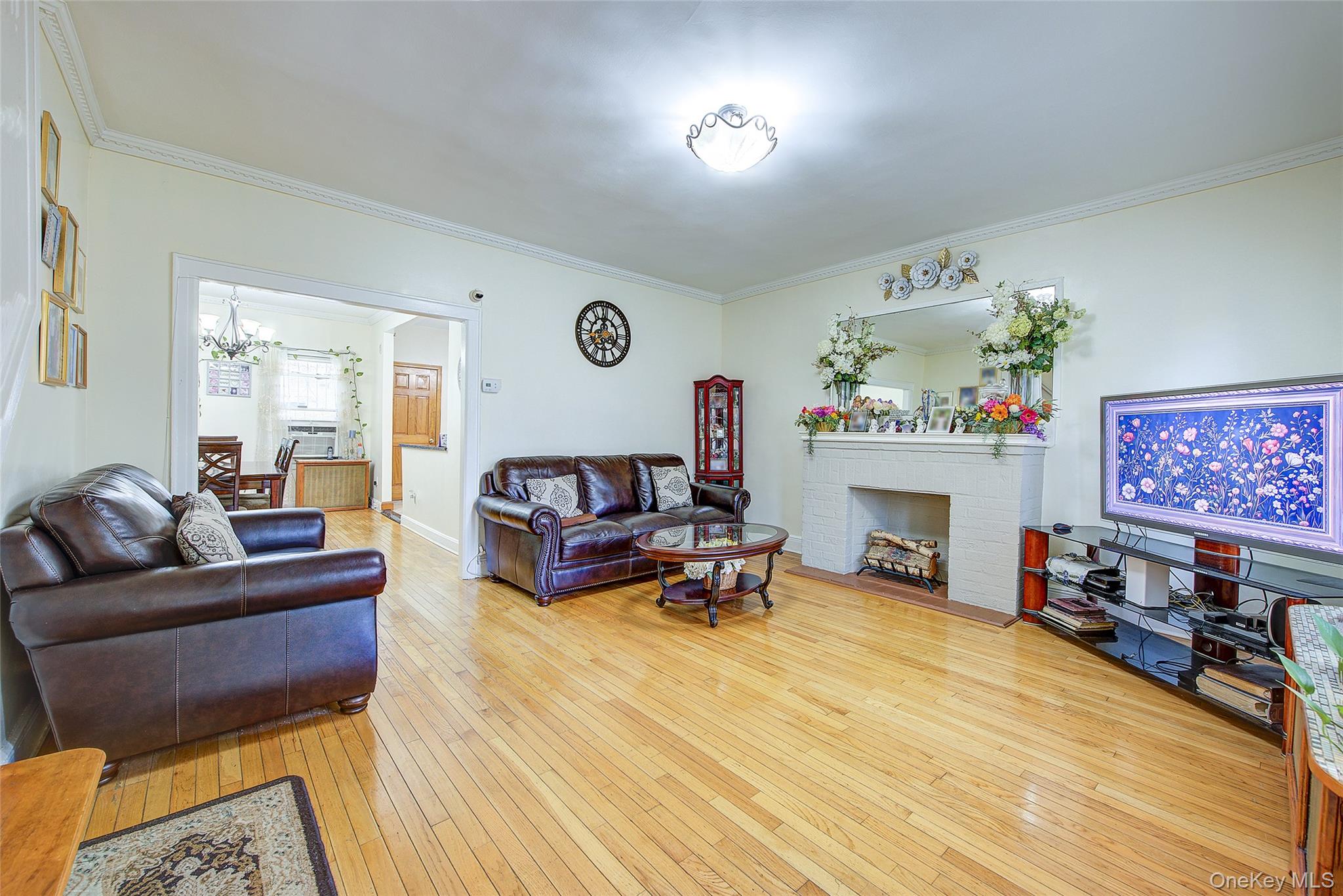 #8 photo, 161-10 84th Road, Jamaica Hills , NY 11432