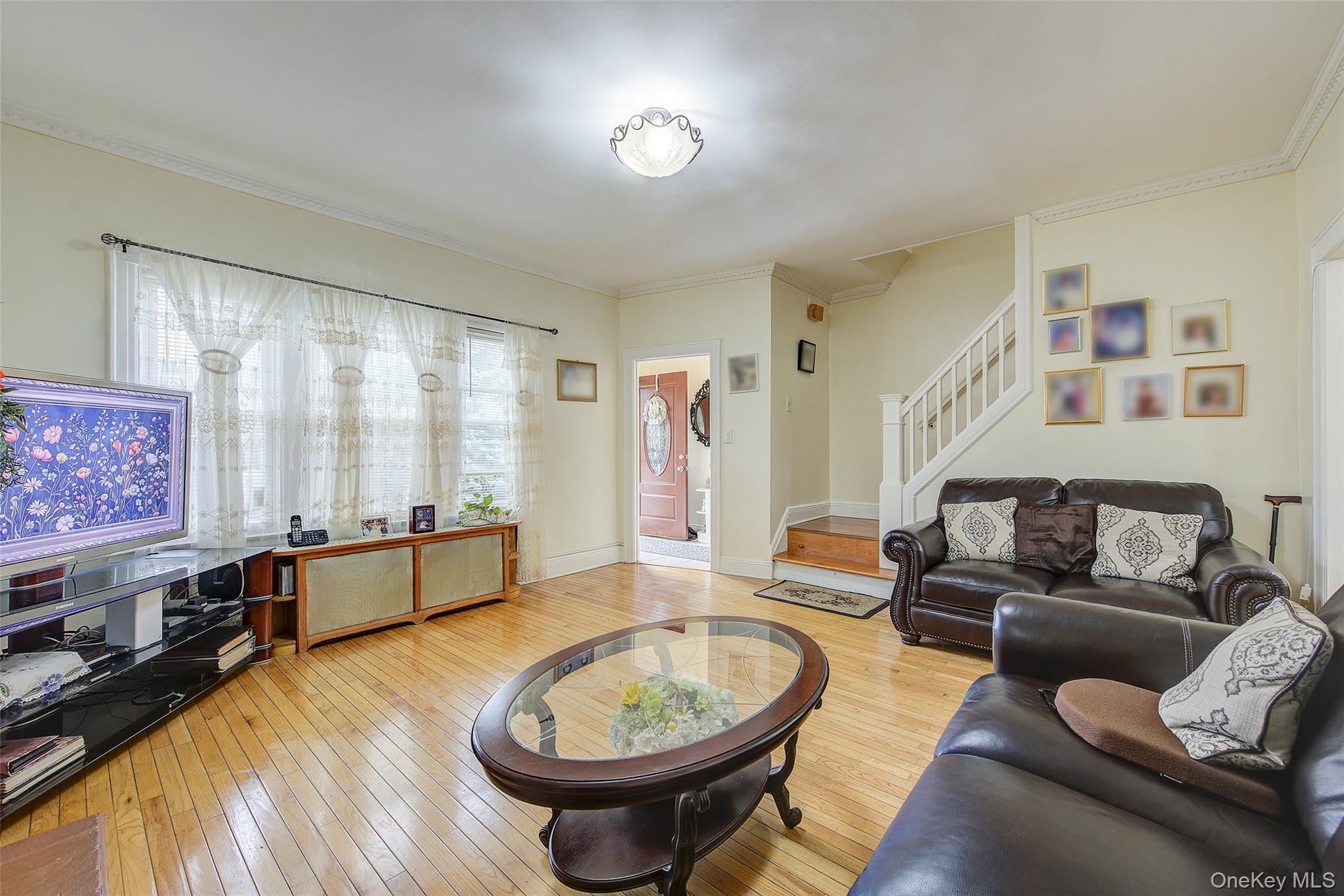 #9 photo, 161-10 84th Road, Jamaica Hills , NY 11432