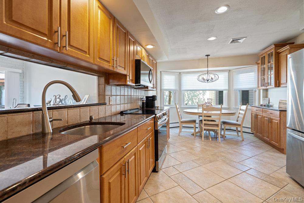 #6 photo, 18 Lloyd Lane, Nesconset , NY 11767