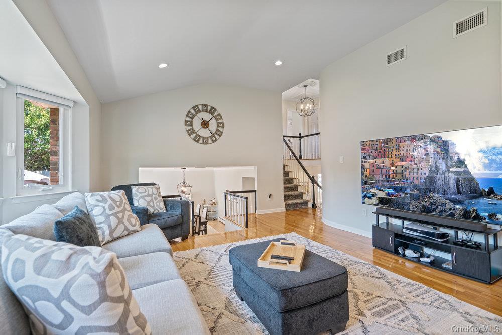 #9 photo, 18 Lloyd Lane, Nesconset , NY 11767