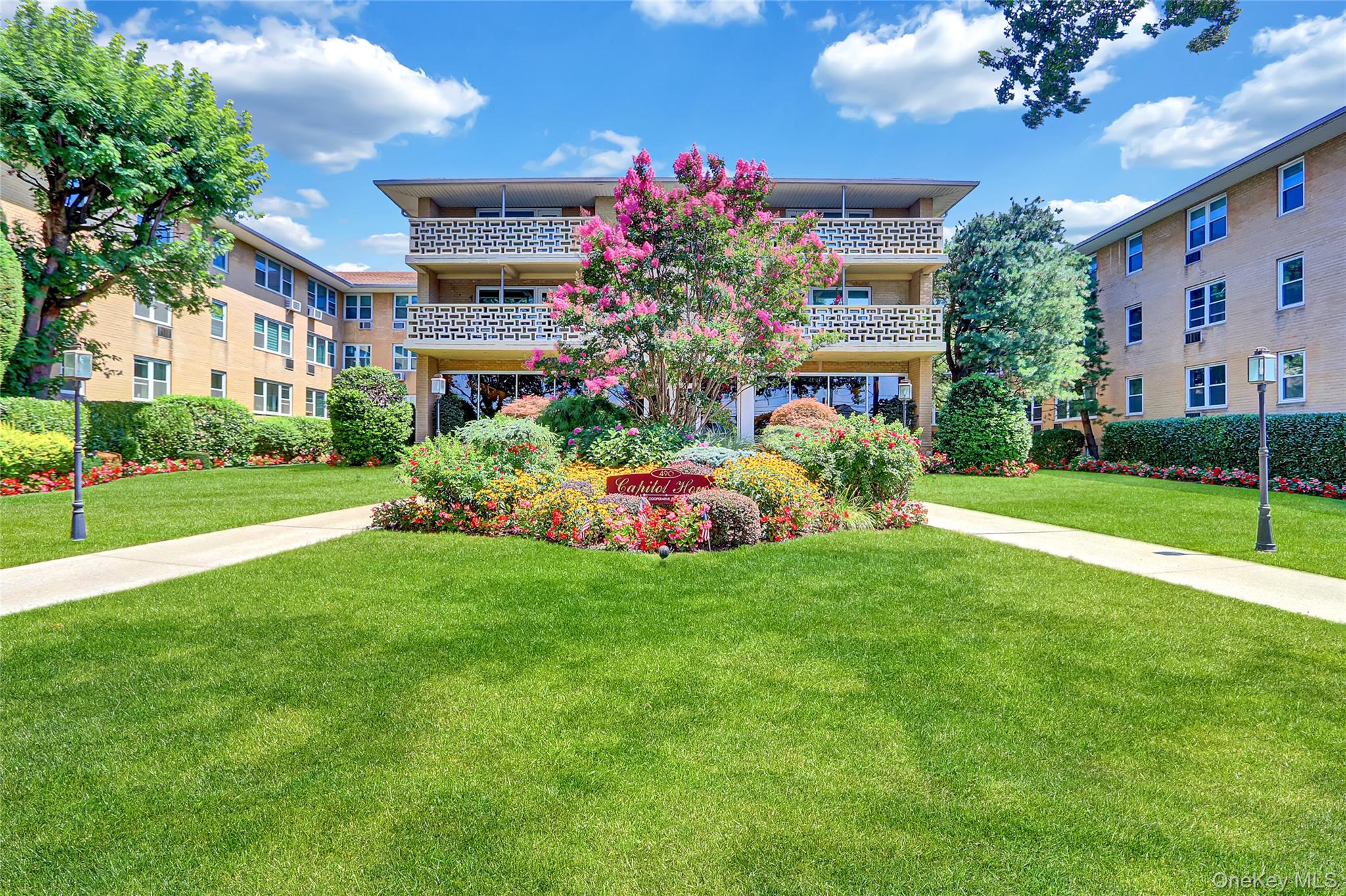 #1 photo, 490 Atlantic Avenue, ナッソー郡 East Rockaway , NY 11518