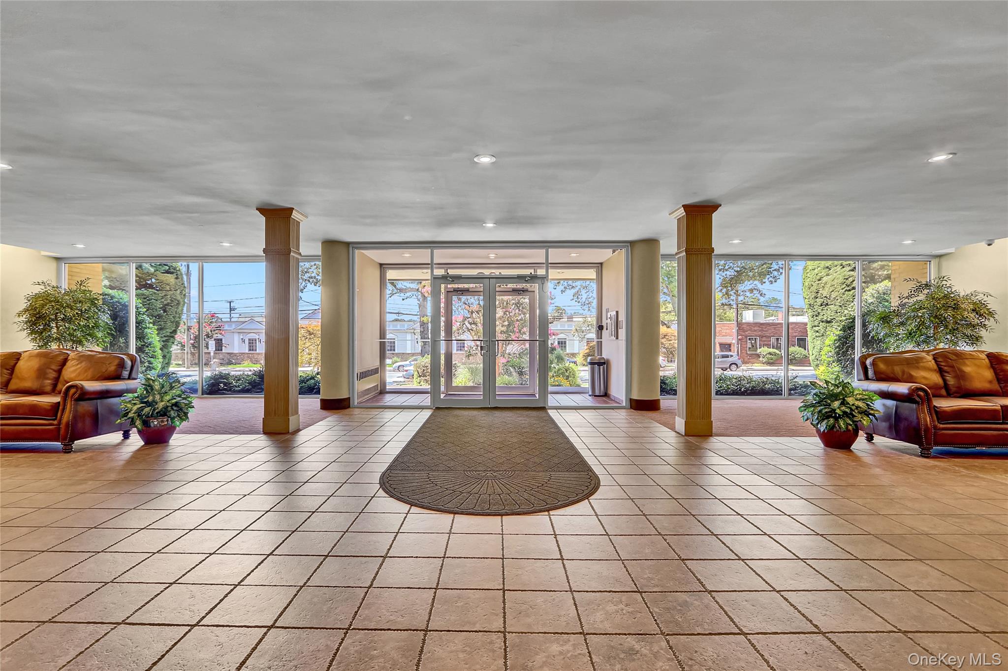 #16 photo, 490 Atlantic Avenue, ナッソー郡 East Rockaway , NY 11518