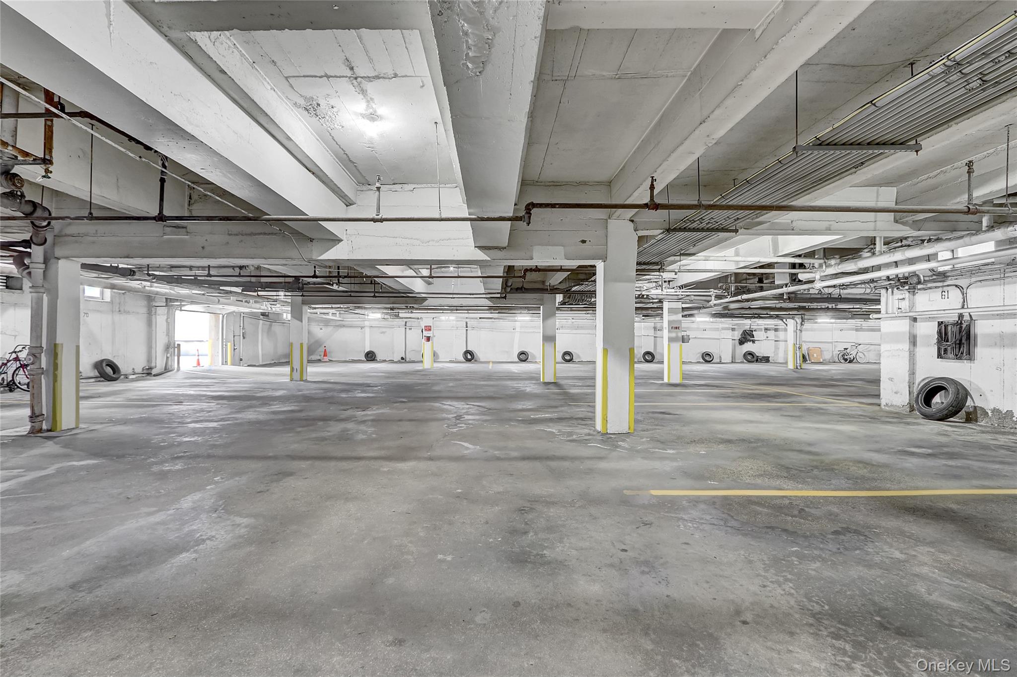 #18 photo, 490 Atlantic Avenue, ナッソー郡 East Rockaway , NY 11518