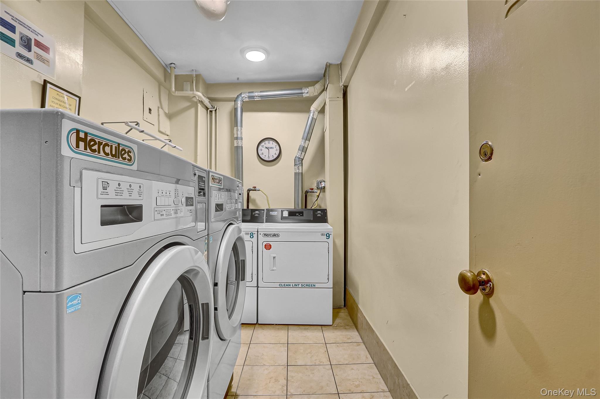 #19 photo, 490 Atlantic Avenue, ナッソー郡 East Rockaway , NY 11518