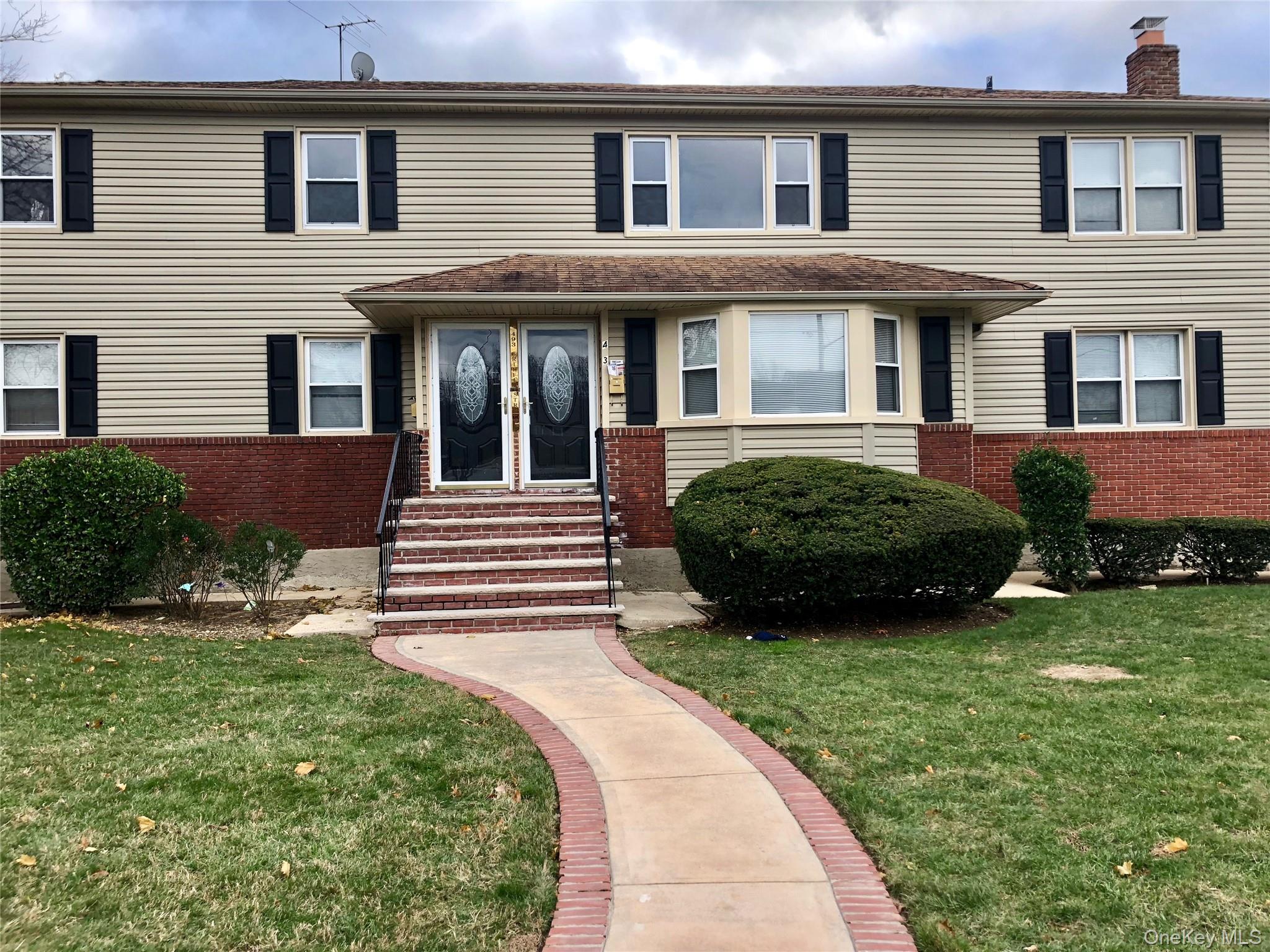 #1 photo, 493 Griffin Street, מחוז נסאו Oceanside , NY 11572