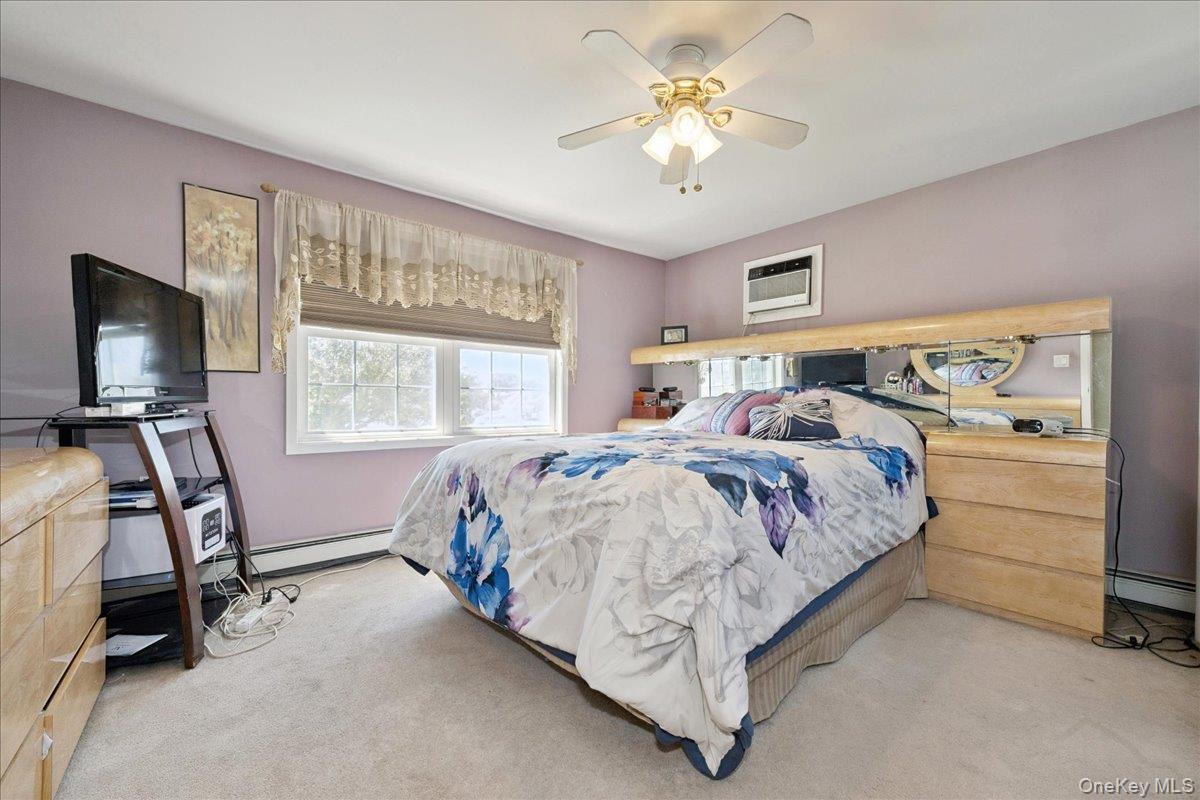 #16 photo, 181 Springtime Lane, Levittown , NY 11756