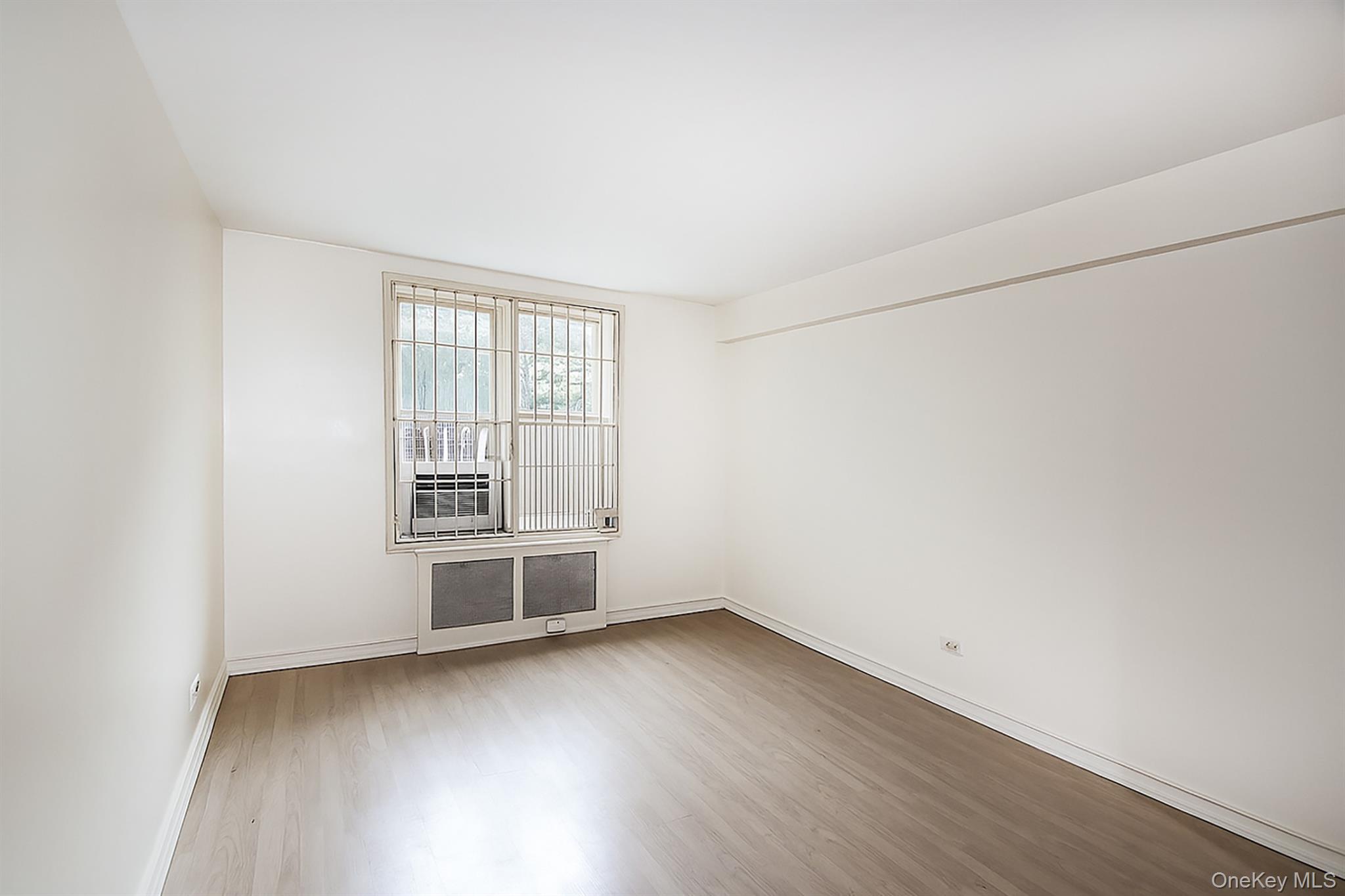 #14 photo, 7510 Yellowstone Boulevard, クイーンズ区 Rego Park , NY 11374