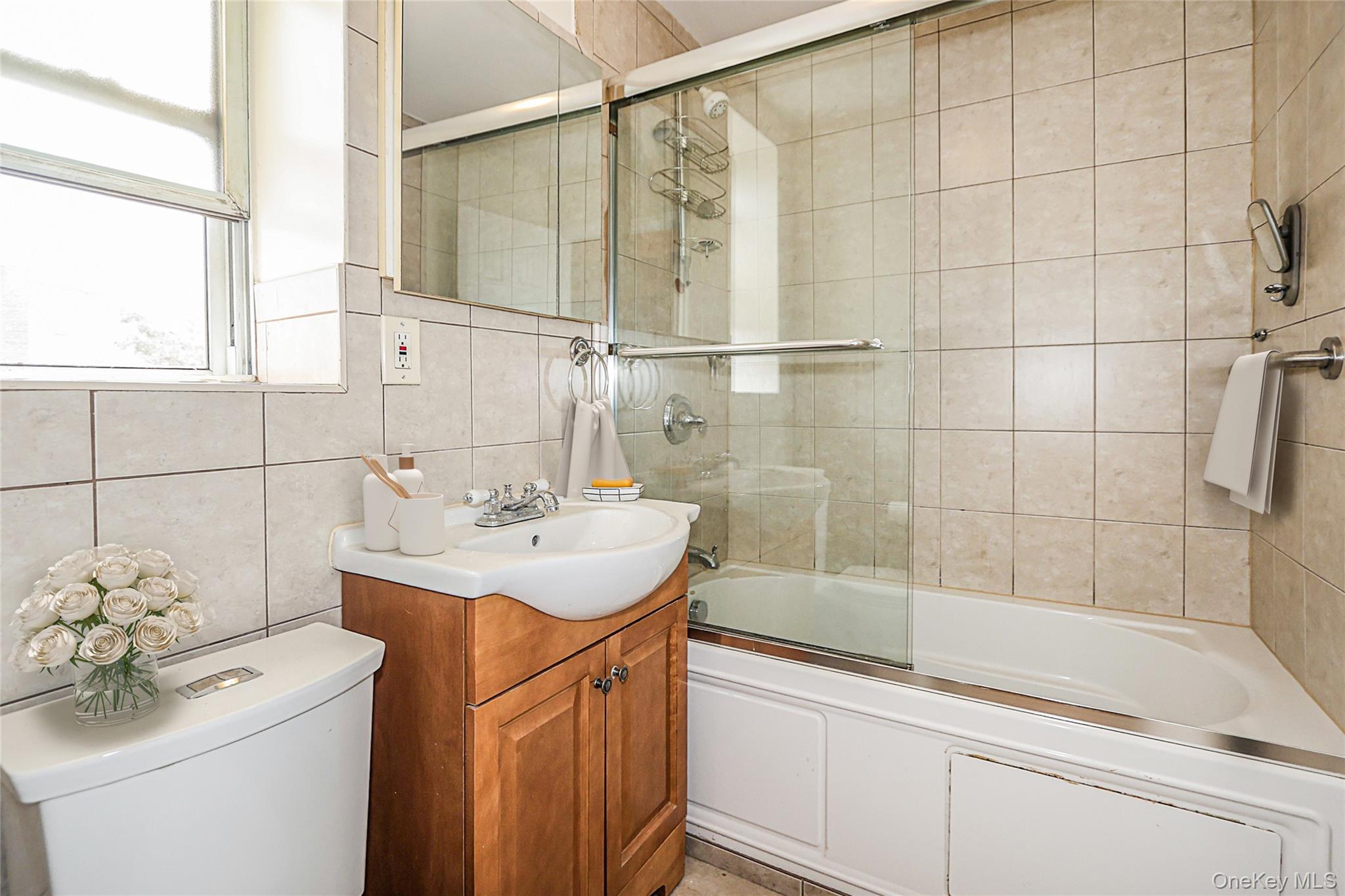 #15 photo, 7510 Yellowstone Boulevard, クイーンズ区 Rego Park , NY 11374