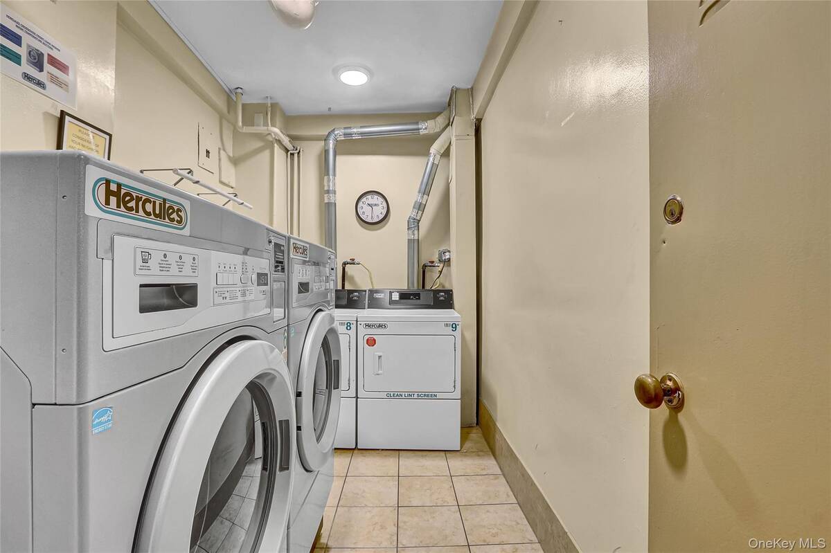 #21 photo, 490 Atlantic Avenue, #218, ナッソー郡 East Rockaway , NY 11518