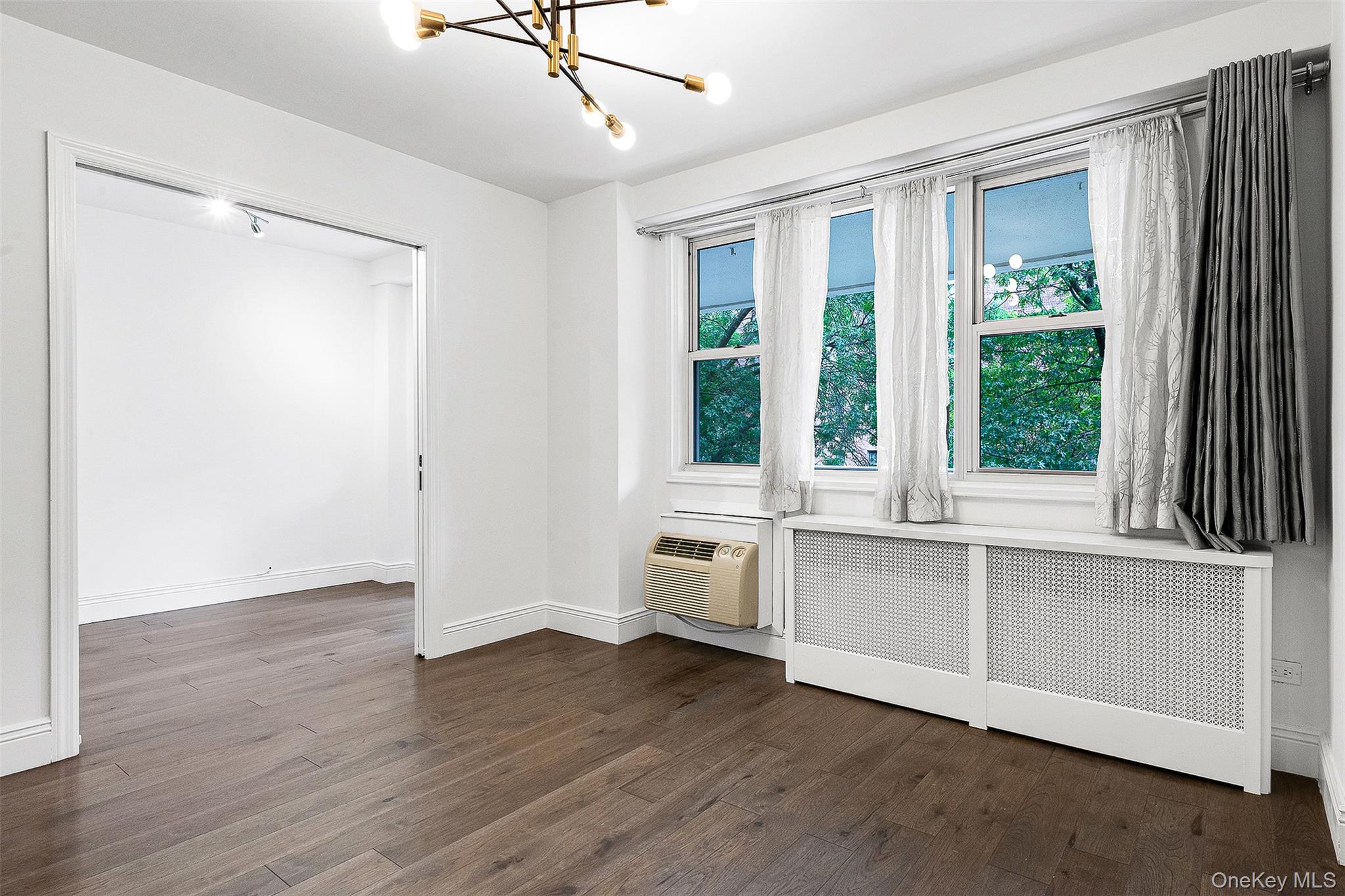 #10 photo, 110-50 71st Road, クイーンズ区 Forest Hills , NY 11375