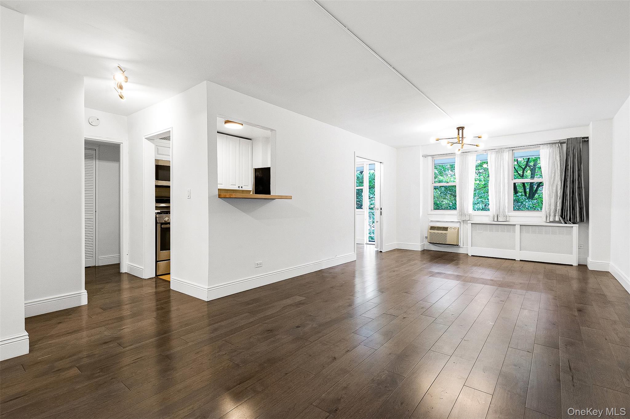 #8 photo, 110-50 71st Road, クイーンズ区 Forest Hills , NY 11375