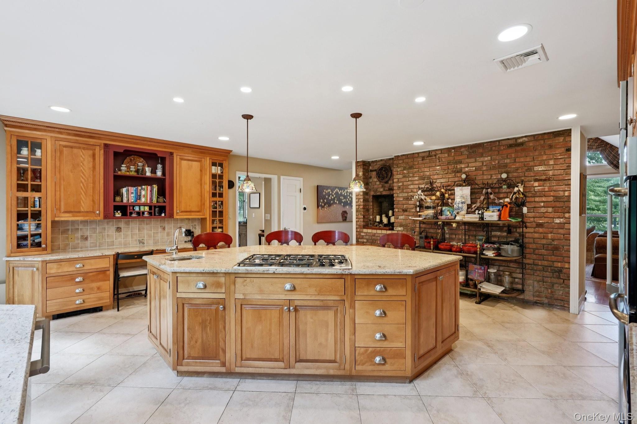 #7 photo, 11 Old Phillips Hill Road, New City , NY 10956