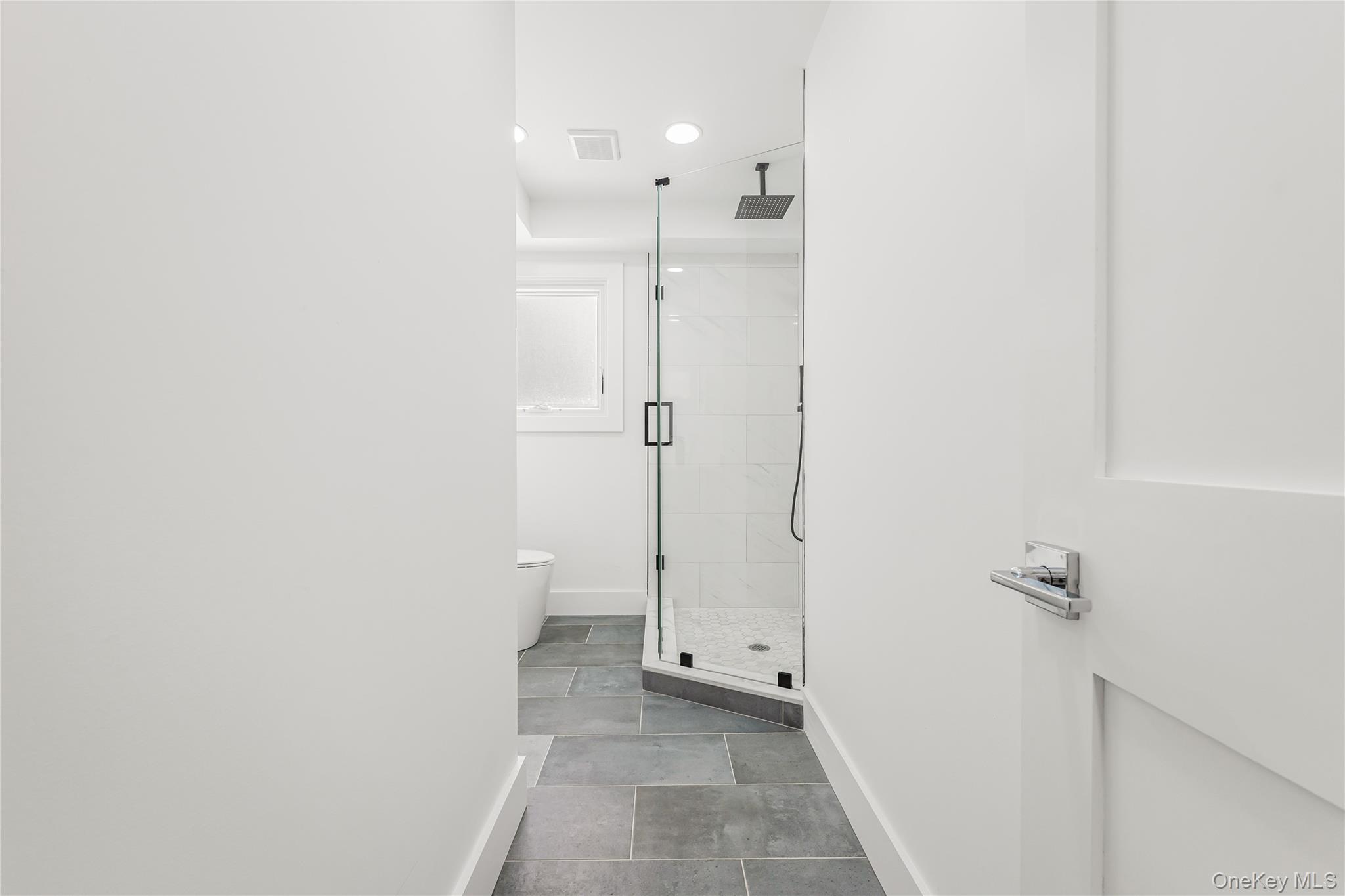 #19 photo, 105 Old Riverhead Road, Hampton Bays , NY 11946