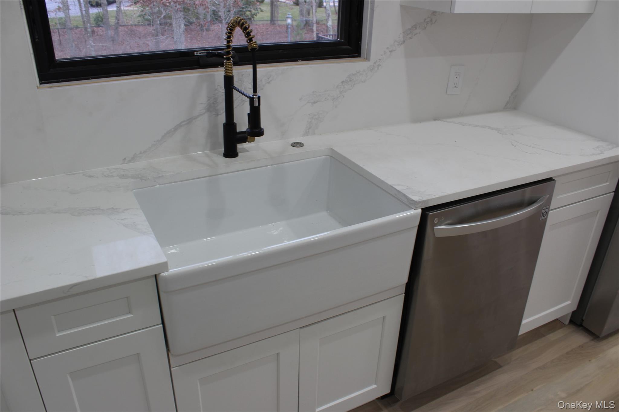 #5 photo, 105 Old Riverhead Road, Hampton Bays , NY 11946