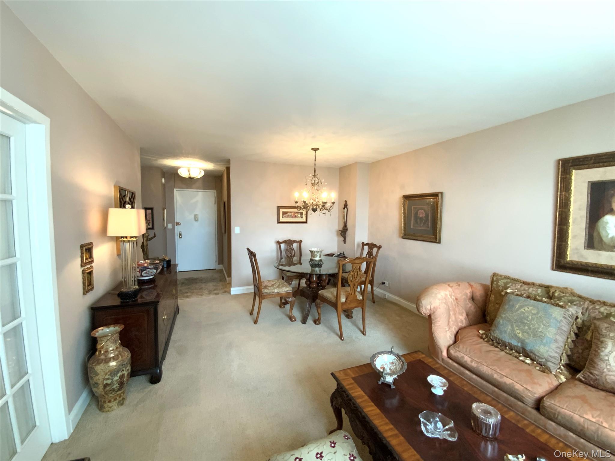 #4 photo, 27110 Grand Central Parkway Parkway, クイーンズ区 Floral Park , NY 11005