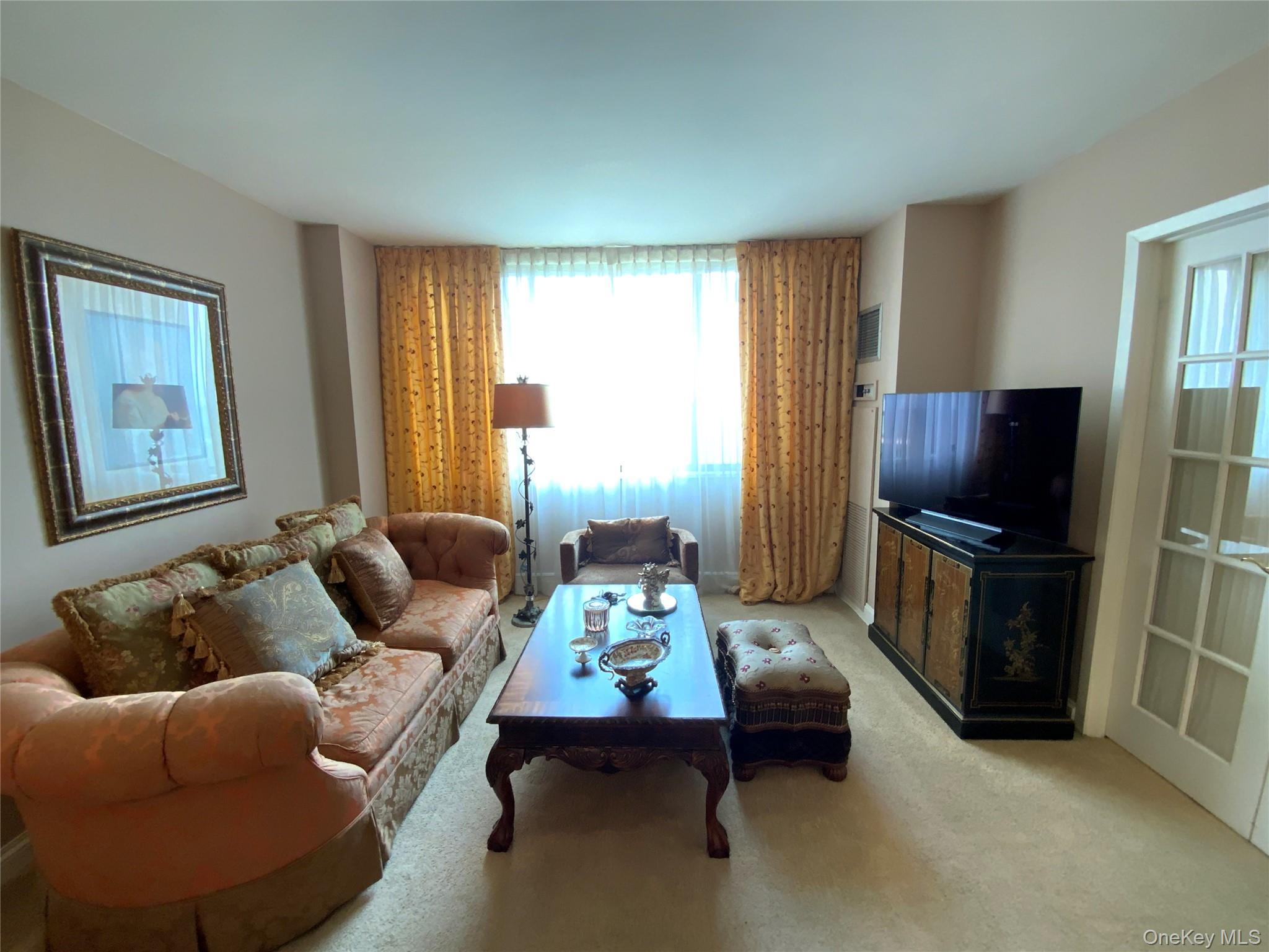 #5 photo, 27110 Grand Central Parkway Parkway, クイーンズ区 Floral Park , NY 11005