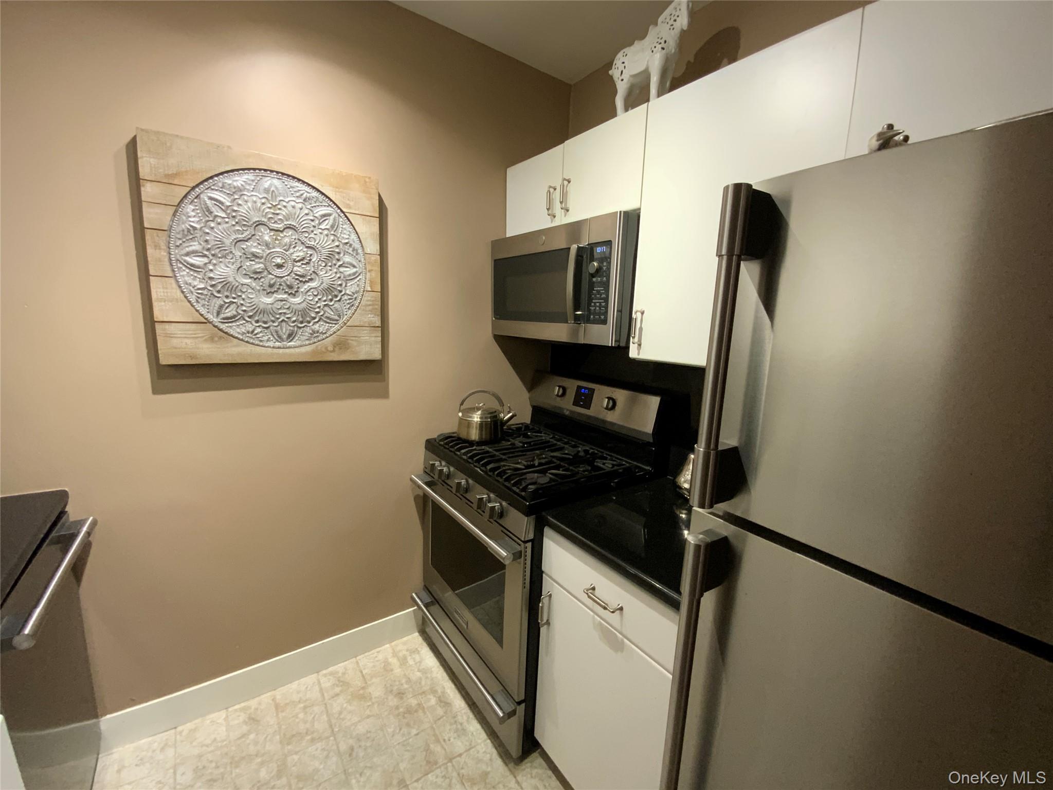 #8 photo, 27110 Grand Central Parkway Parkway, クイーンズ区 Floral Park , NY 11005