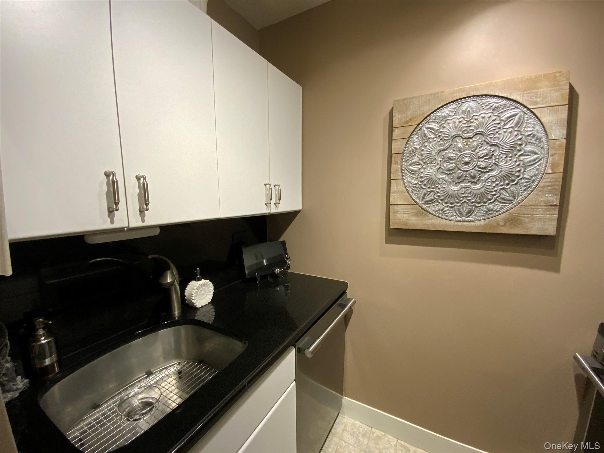 #9 photo, 27110 Grand Central Parkway Parkway, クイーンズ区 Floral Park , NY 11005