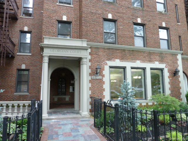 #1 photo, 109-20 Queens Boulevard, 皇后区 森林小丘 Forest Hills , NY 11375