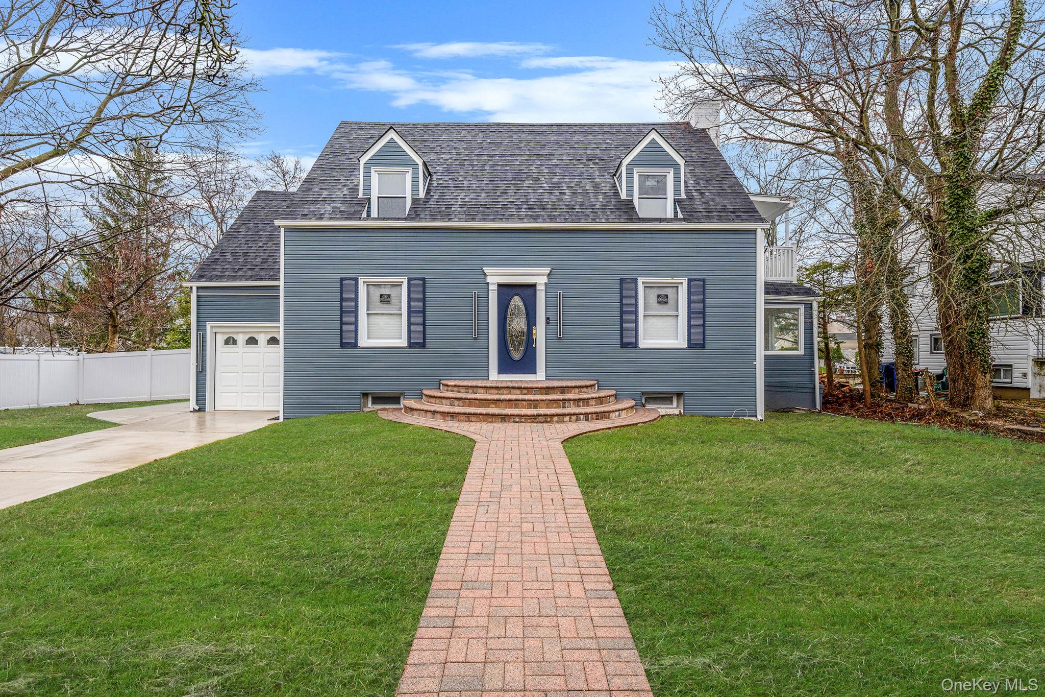 #1 photo, 255 Moore Avenue, Freeport , NY 11520