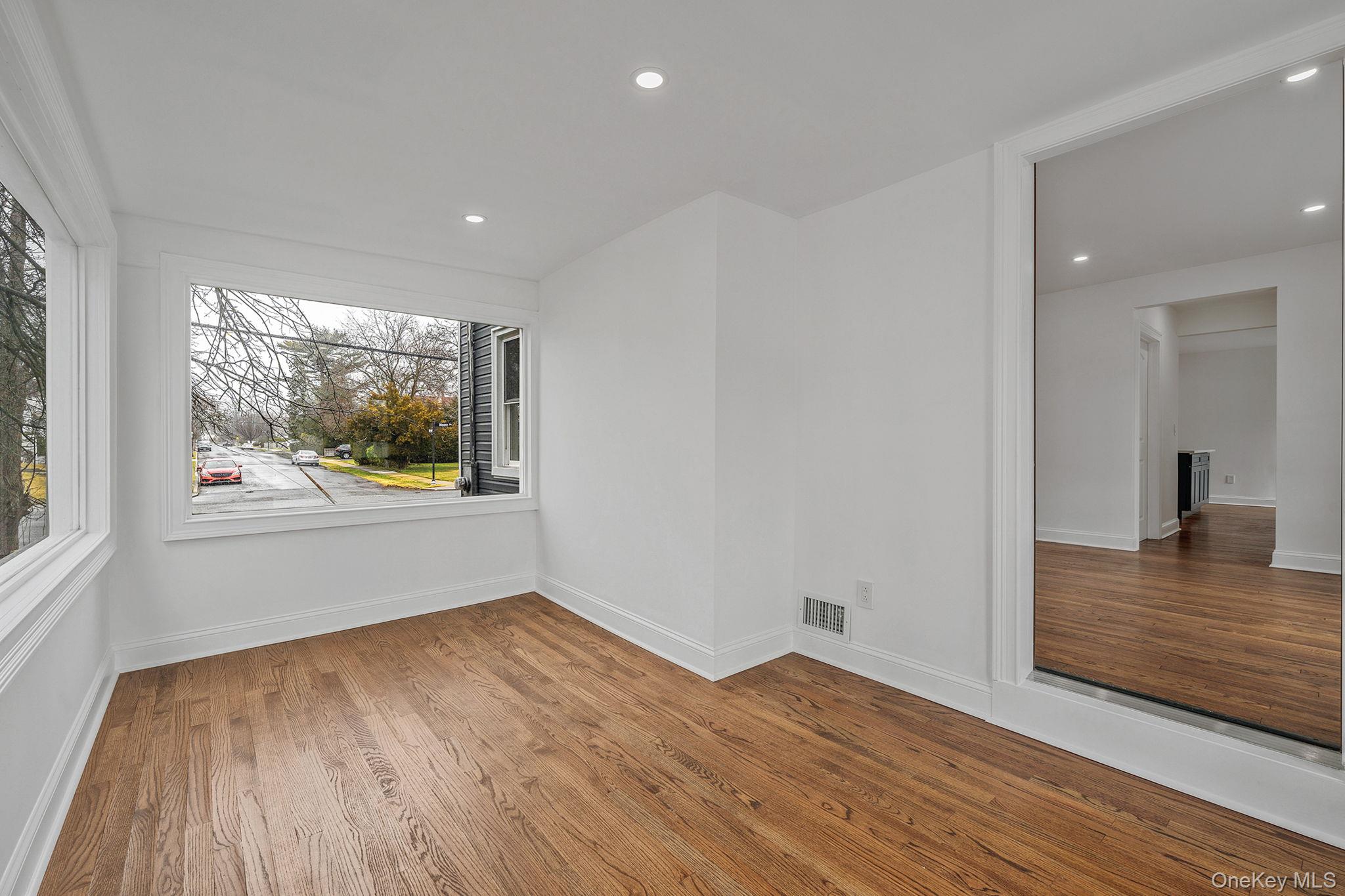 #18 photo, 255 Moore Avenue, Freeport , NY 11520