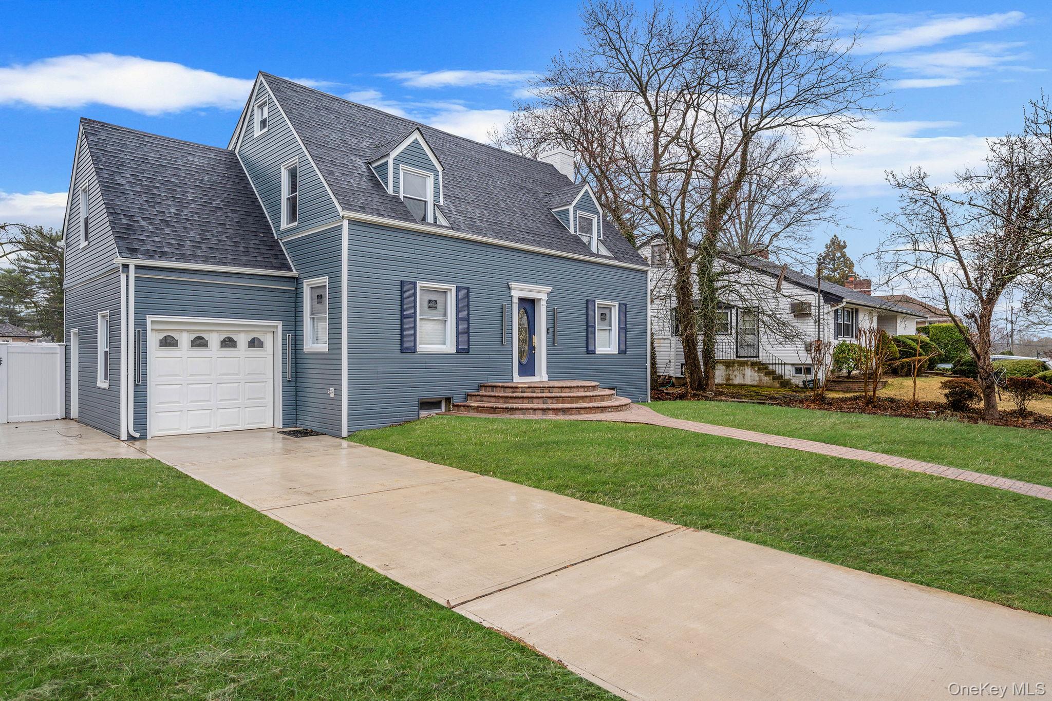 #2 photo, 255 Moore Avenue, Freeport , NY 11520