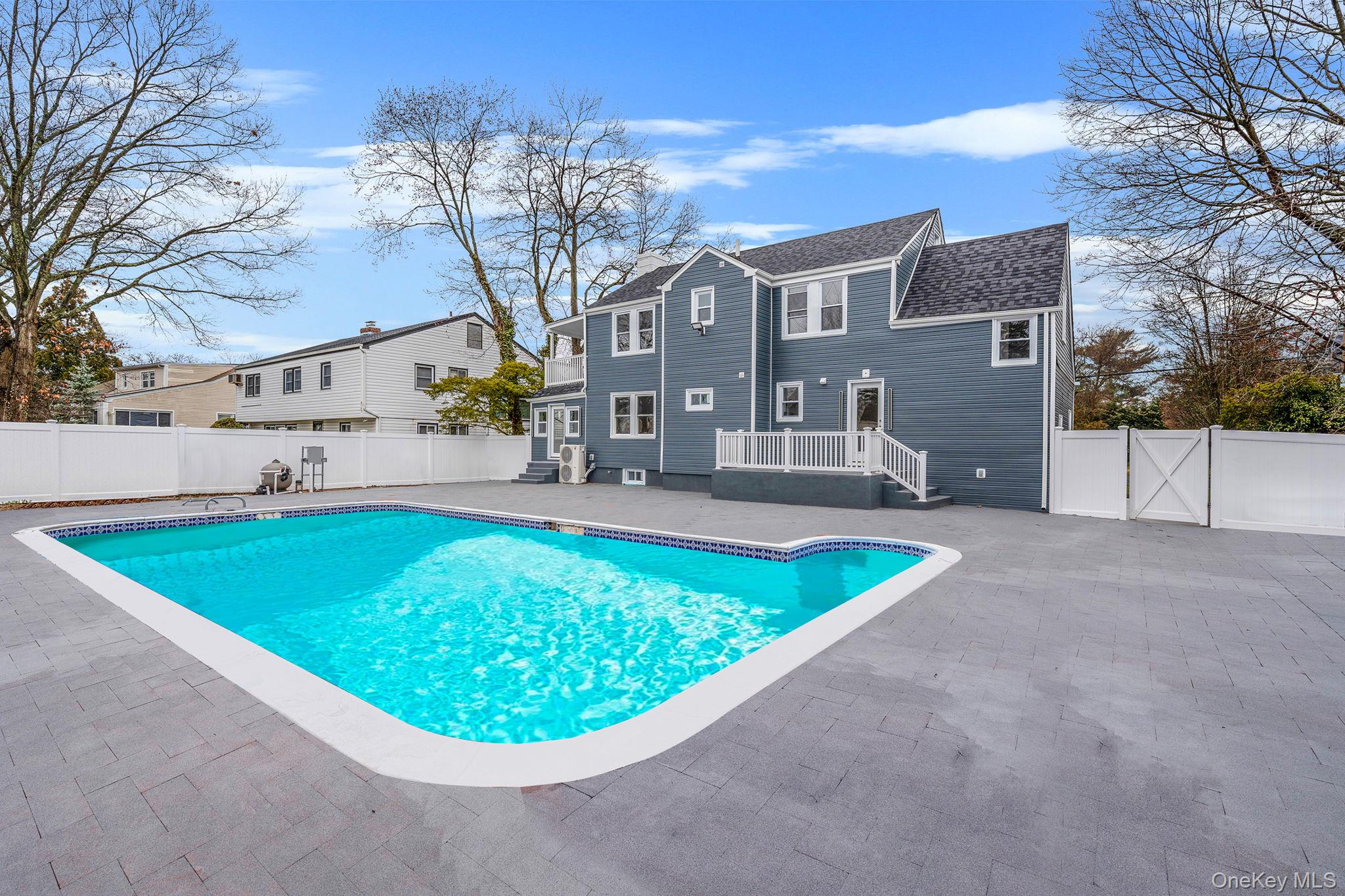 #4 photo, 255 Moore Avenue, Freeport , NY 11520