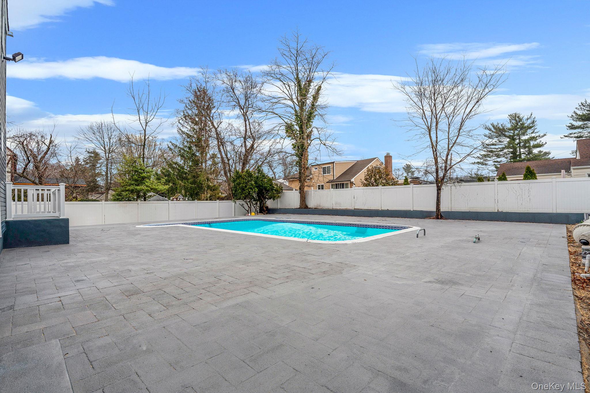 #8 photo, 255 Moore Avenue, Freeport , NY 11520