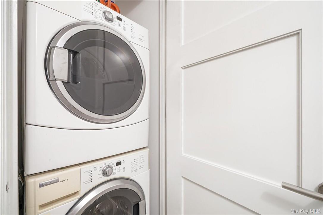 #10 photo, 5 Renaissance Square, White Plains , NY 10601