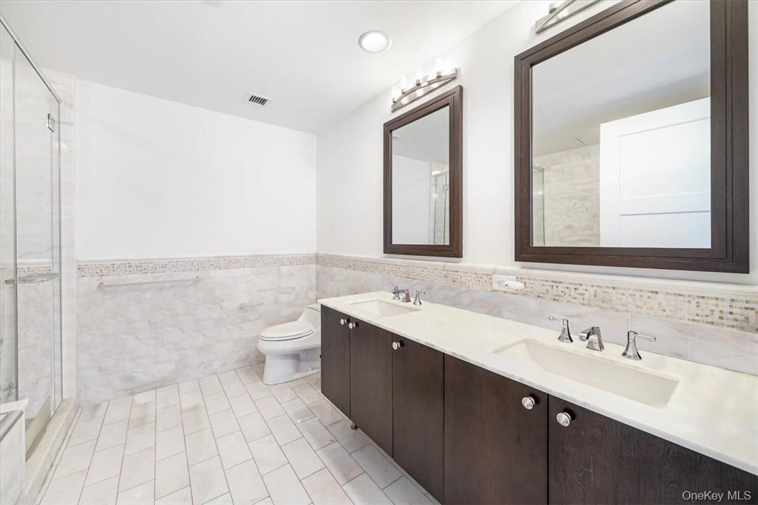 #13 photo, 5 Renaissance Square, White Plains , NY 10601