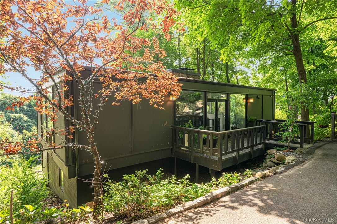 #3 photo, 185 Tweed Boulevard, Nyack , NY 10960