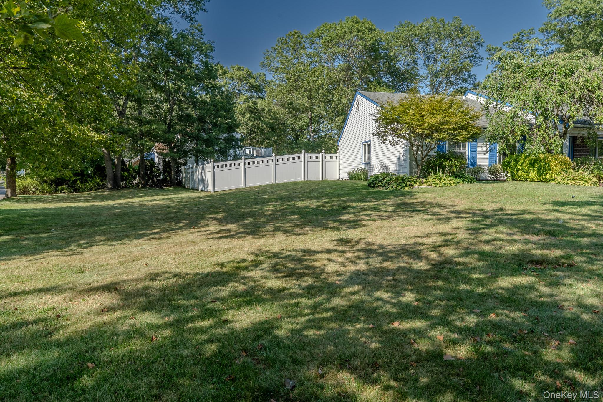 #10 photo, 21 Mount Snow Lane, Coram , NY 11727