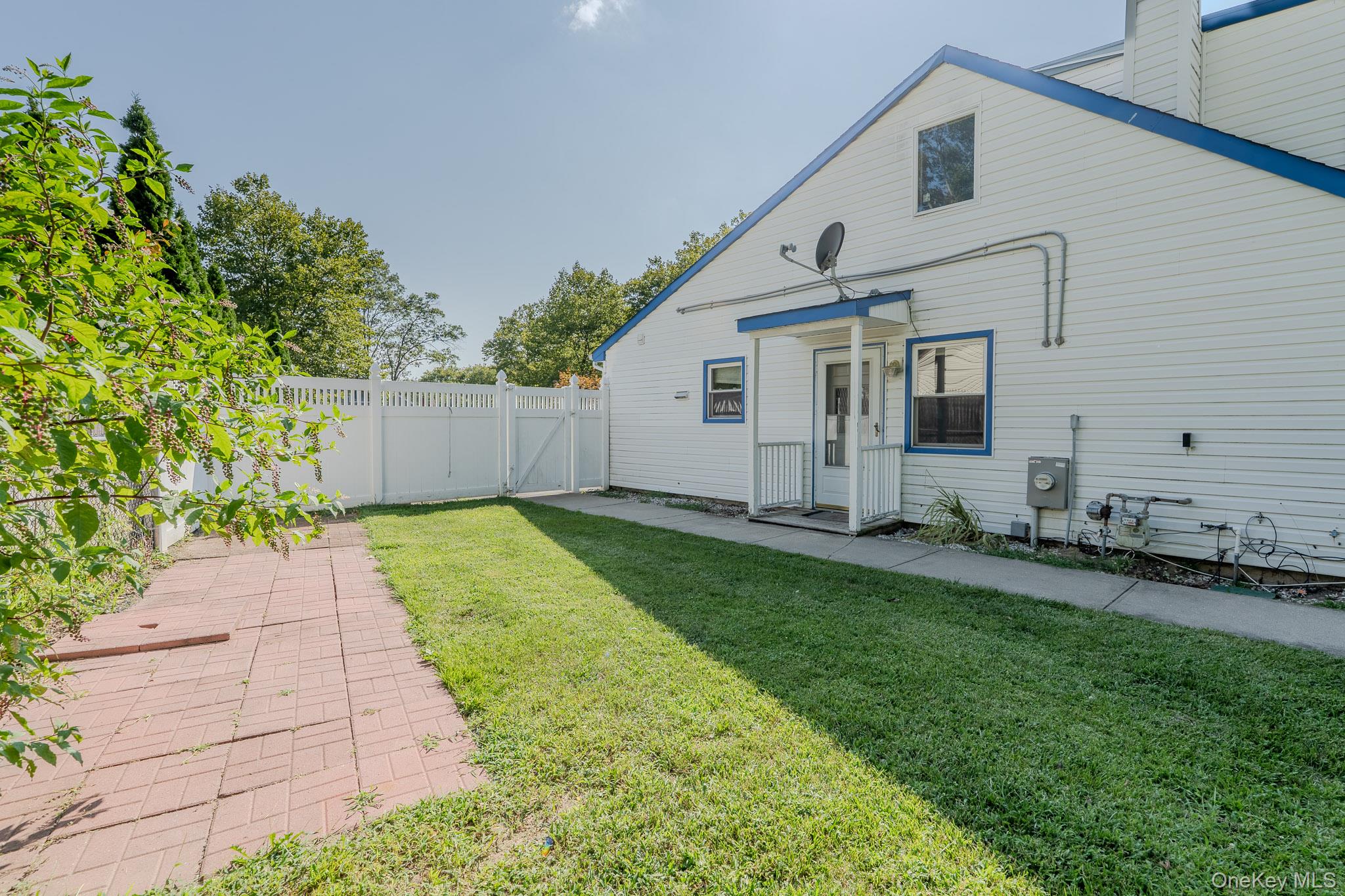 #4 photo, 21 Mount Snow Lane, Coram , NY 11727