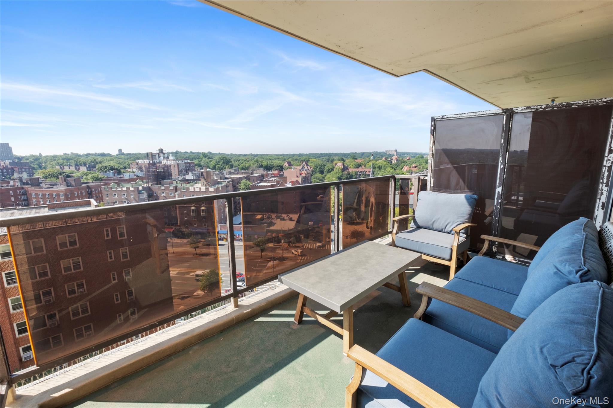 #14 photo, 110-11 Queens Boulevard, クイーンズ区 Forest Hills , NY 11375