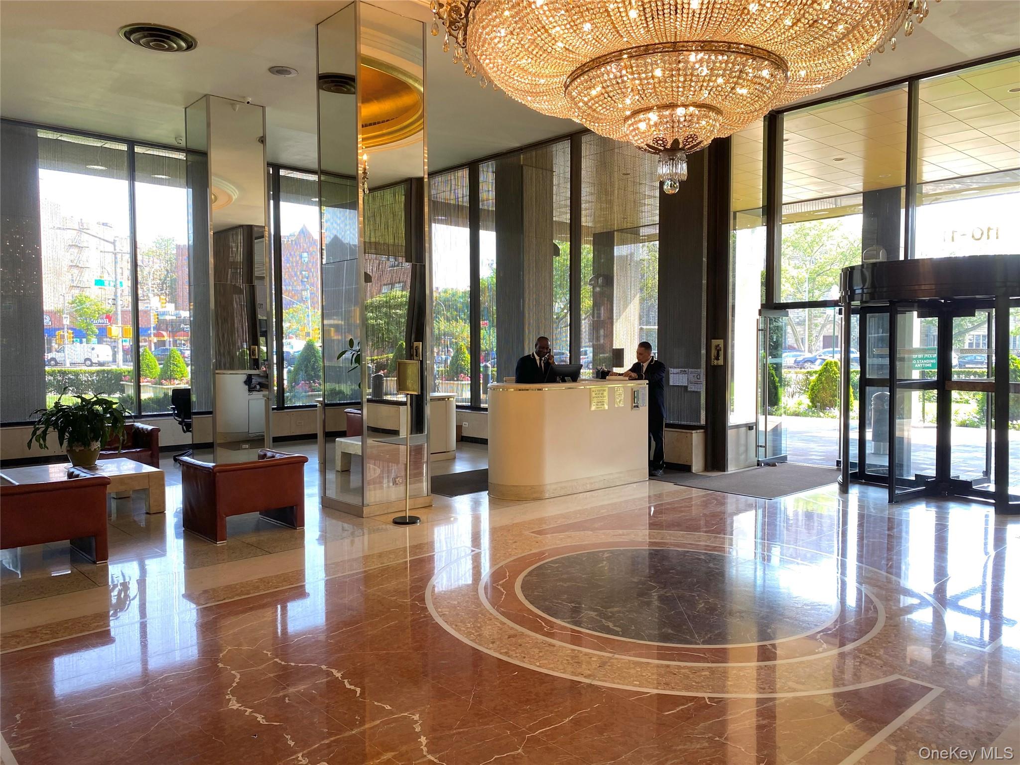 #16 photo, 110-11 Queens Boulevard, クイーンズ区 Forest Hills , NY 11375