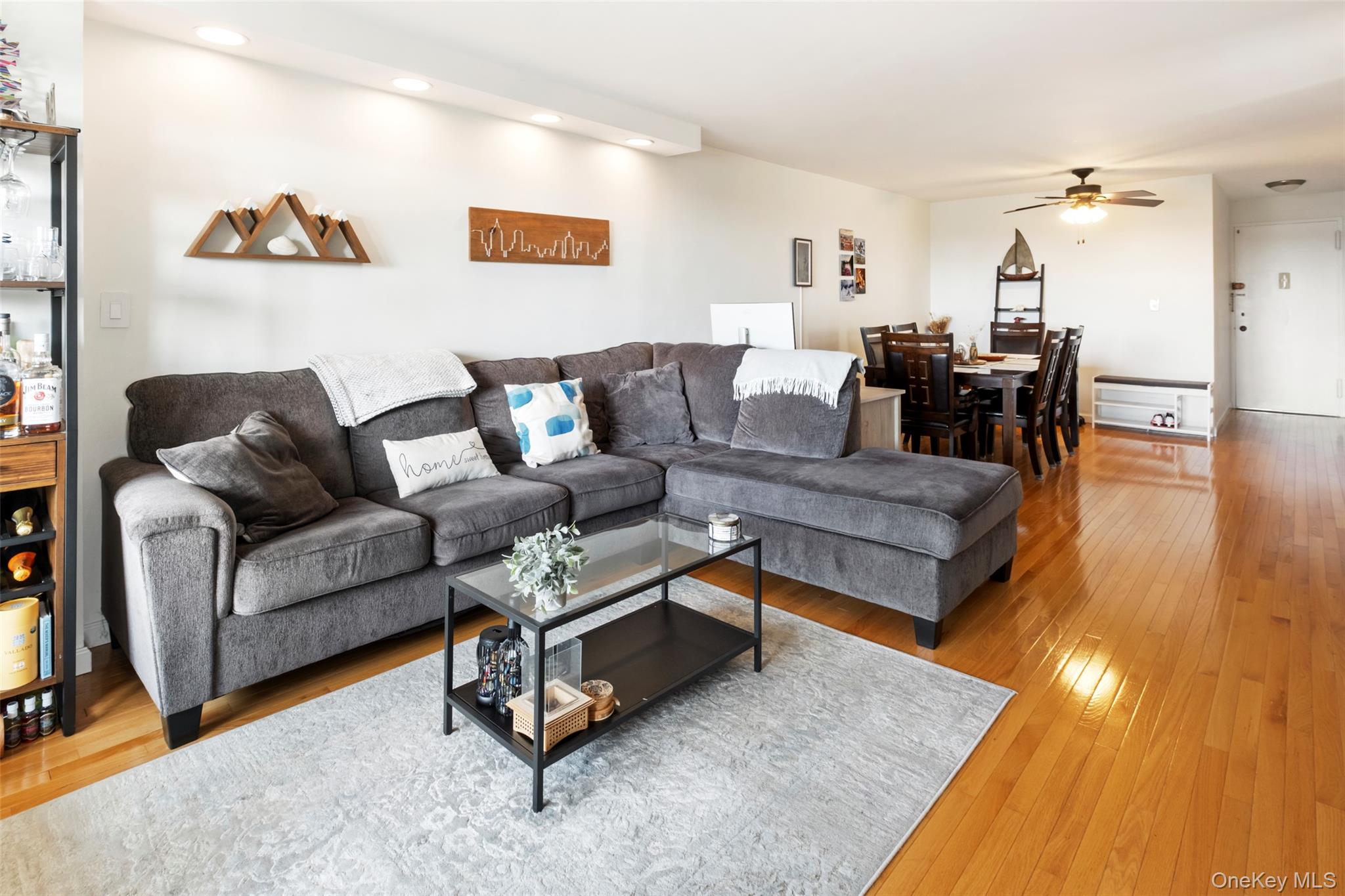 #5 photo, 110-11 Queens Boulevard, クイーンズ区 Forest Hills , NY 11375