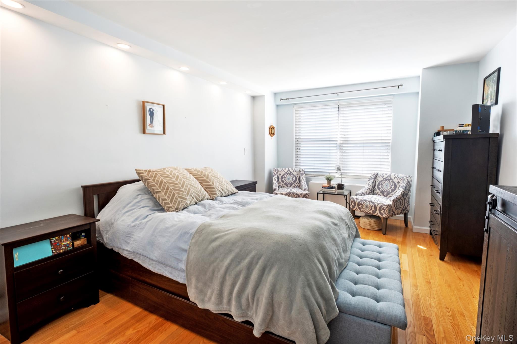 #6 photo, 110-11 Queens Boulevard, クイーンズ区 Forest Hills , NY 11375