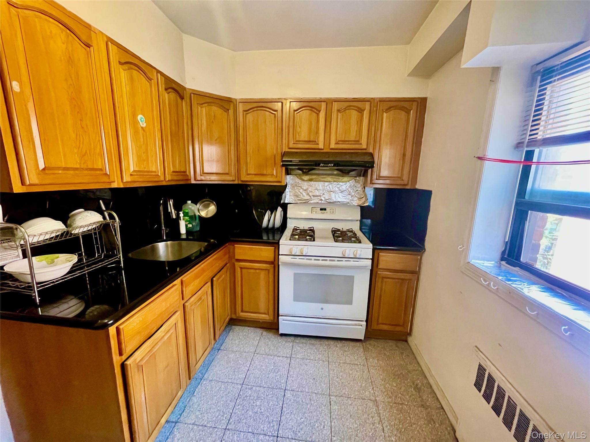 #12 photo, 4425 Macnish Street, クイーンズ区 Elmhurst , NY 11373