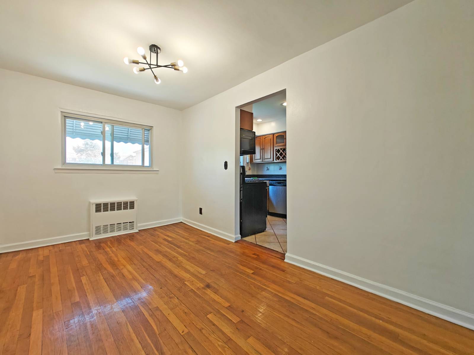 #5 photo, 3324 Hone Ave, Bronx , NY 10469