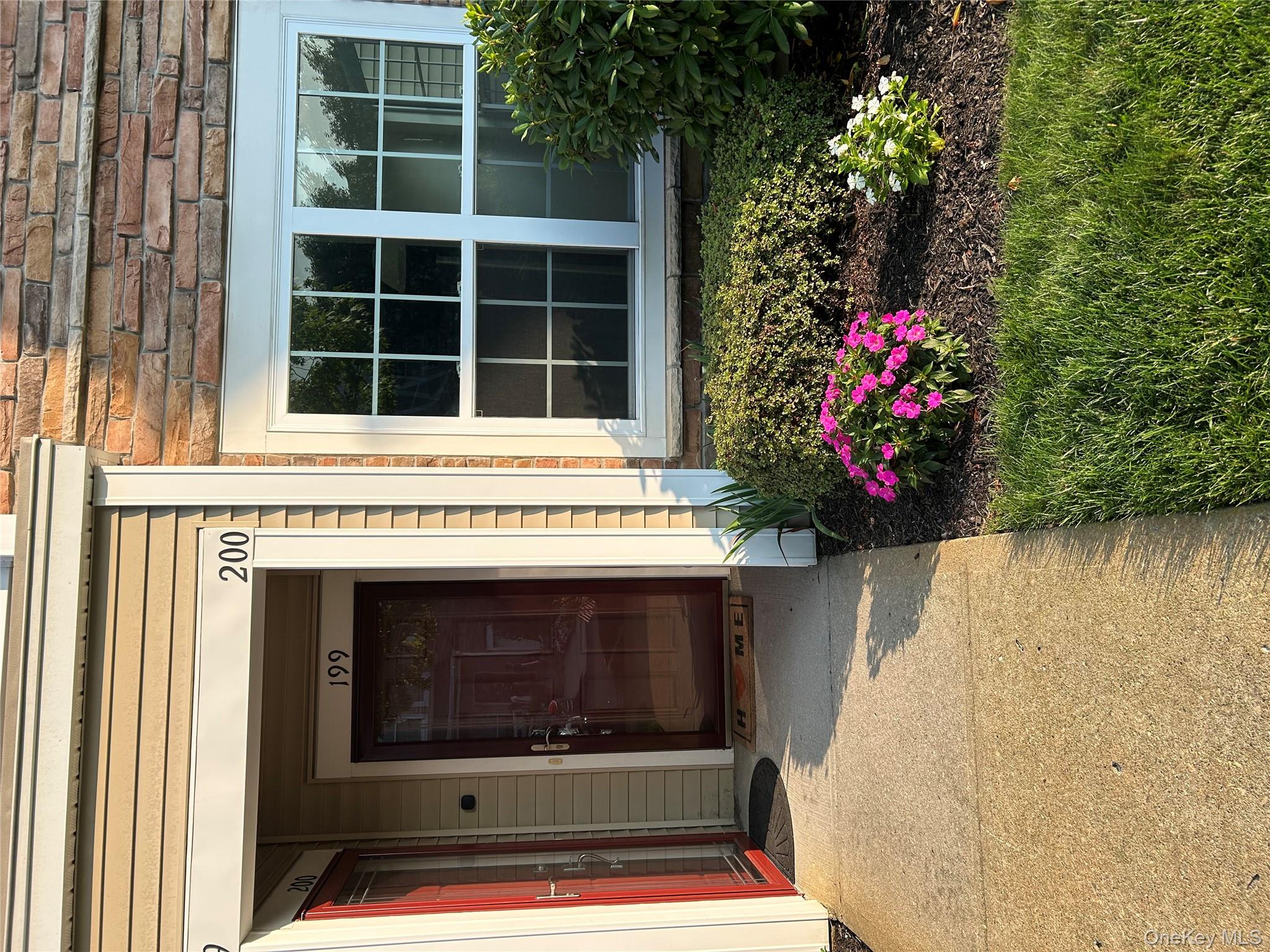 #1 photo, 199 Somerset Drive, नासाउ काउंटी Massapequa , NY 11758