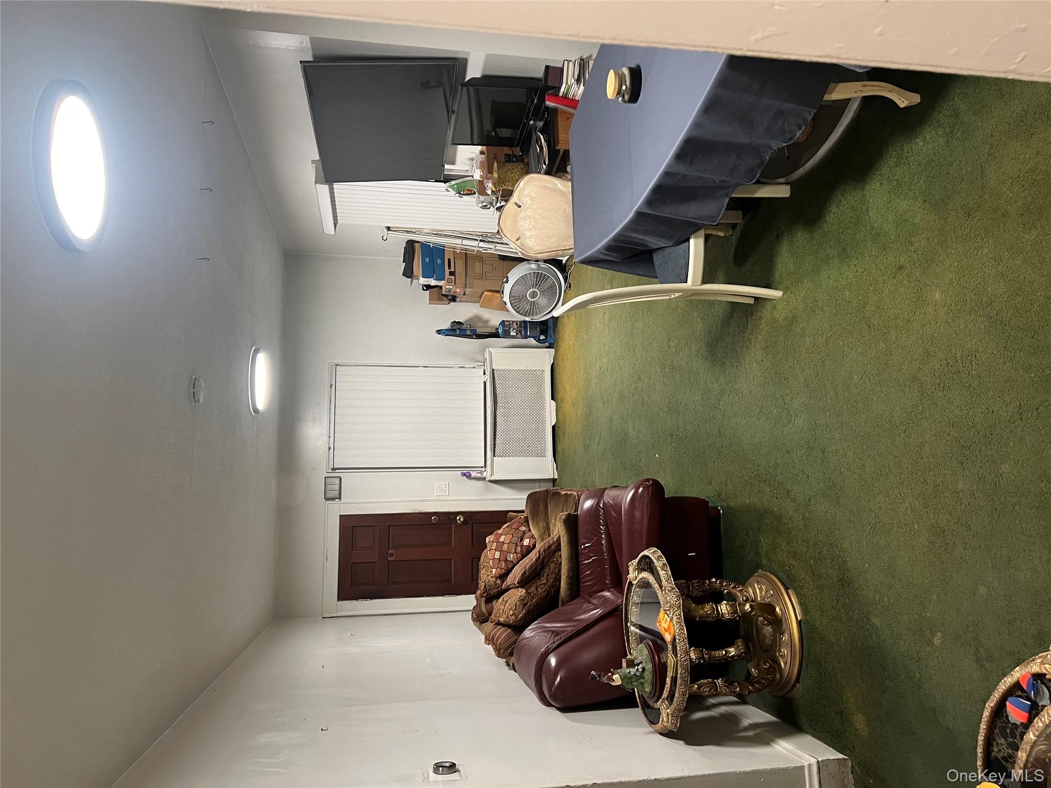 #3 photo, 5 2nd Place, ナッソー郡 Roosevelt , NY 11575